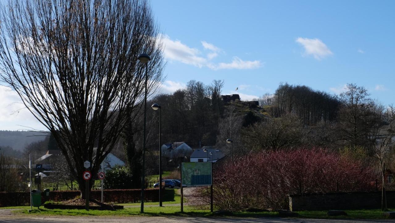 La Taniere Des Loups Herbeumont Exterior foto
